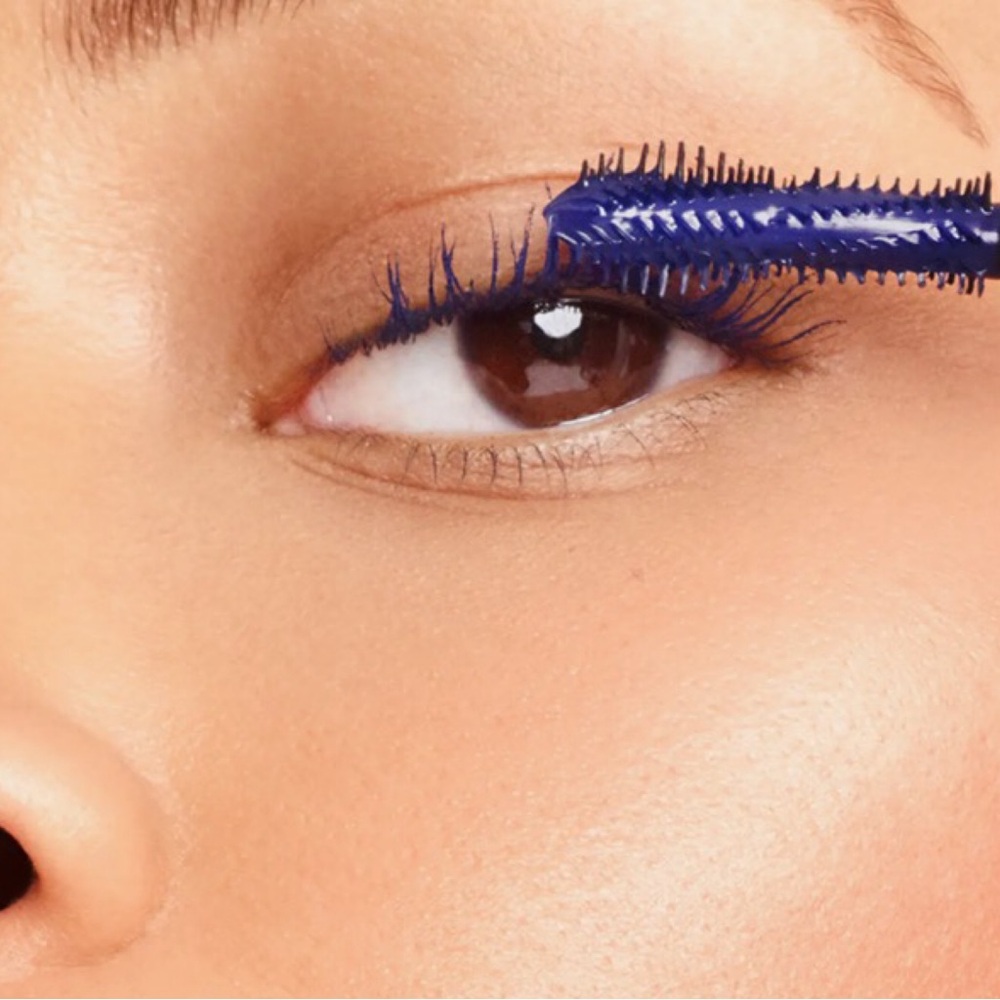 BOSSY COSMETICS Extremely Bossy Lengthening & Volumizing Mascara - Sapphire - Picture 3 of 9